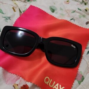 Quay 🕶